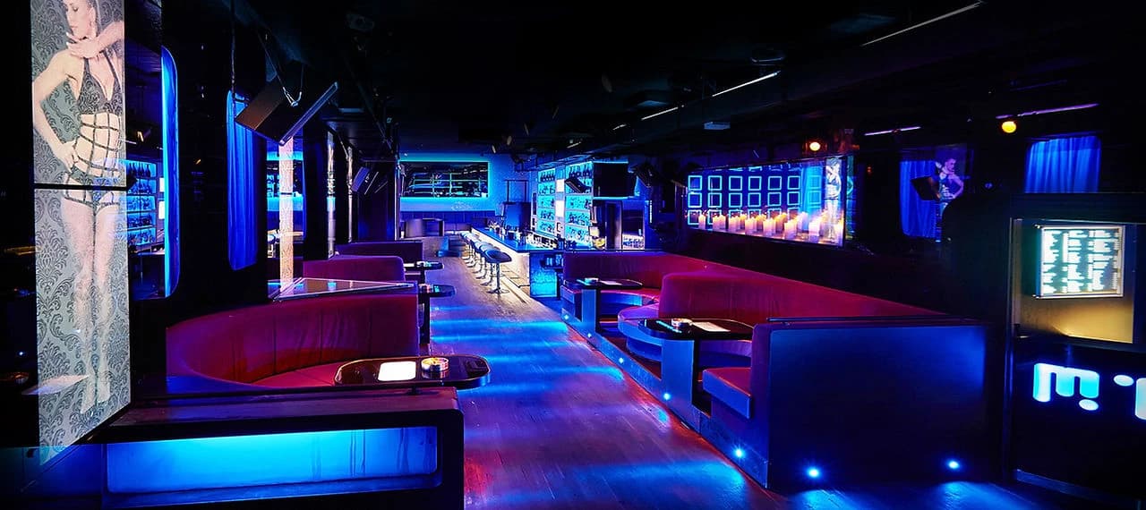 M1 Lounge